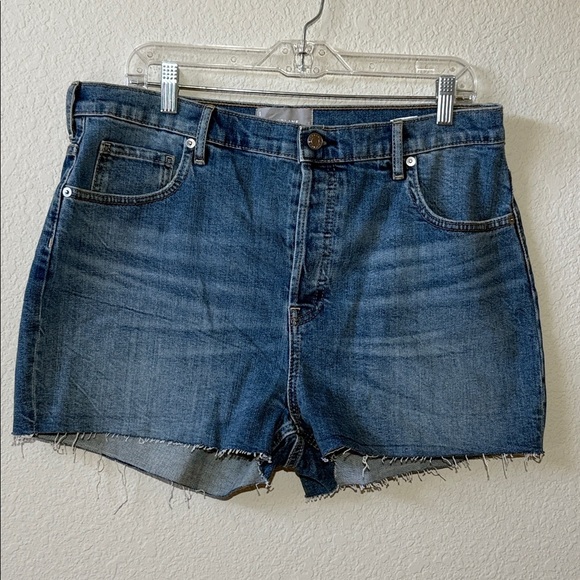 EVERLANE Cheeky Shorts Denim Raw hem - Picture 2 of 7
